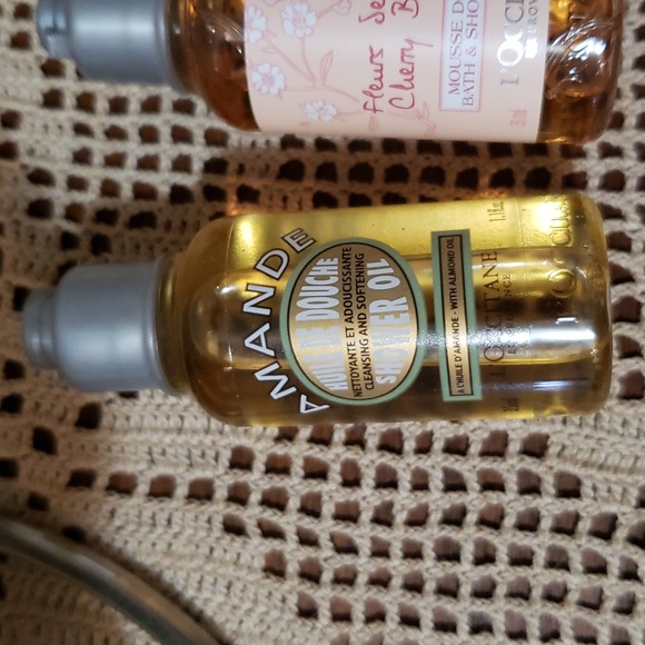 L'Occitane shower gel assortment NWOT never opened - Picture 2 of 5